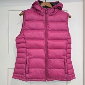 Peace Love Chill Down Puffer Vest Women's M Hooded Packable Quality Outerwear